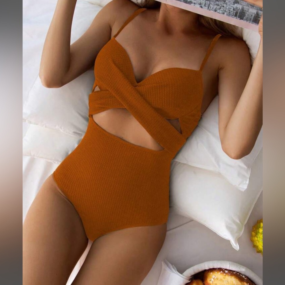 Cut out Swimsuit